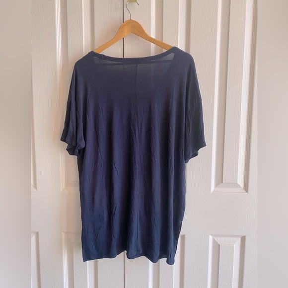 Old Navy L Tall Luxe t-shirt in navy blue. - Picture 2 of 6
